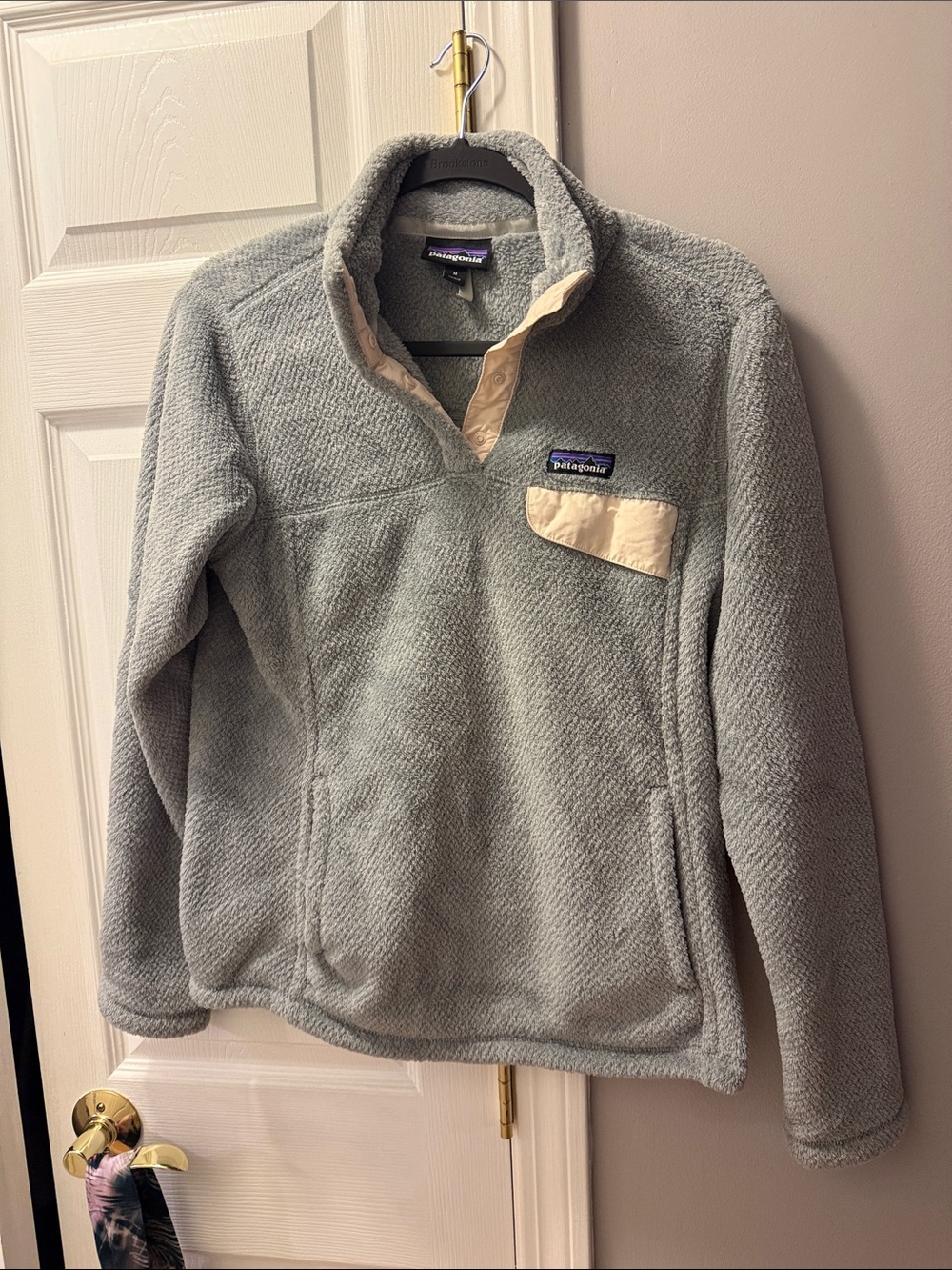 Patagonia Women’s Light blue Fleece with Cream Accents